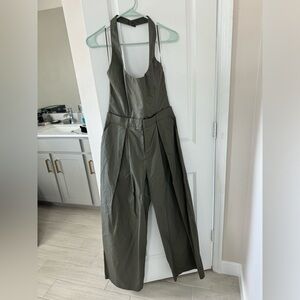 Beautiful Zara jumpsuit. Size small brand new with tag